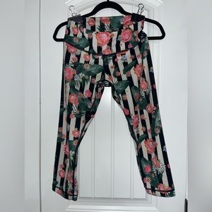 Lululemon med rise crop size 6.